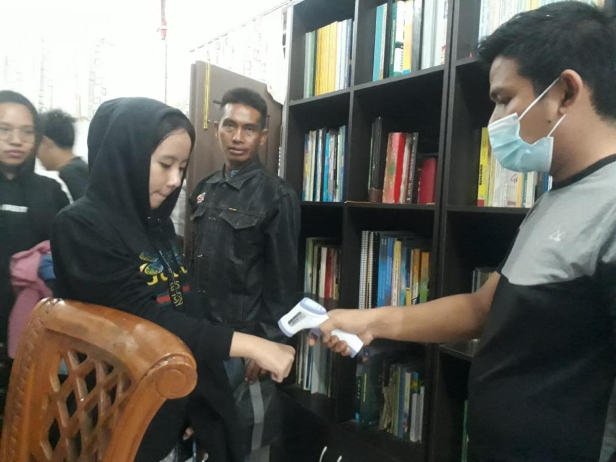 Bu Mimi Home Stay Painan Exterior foto