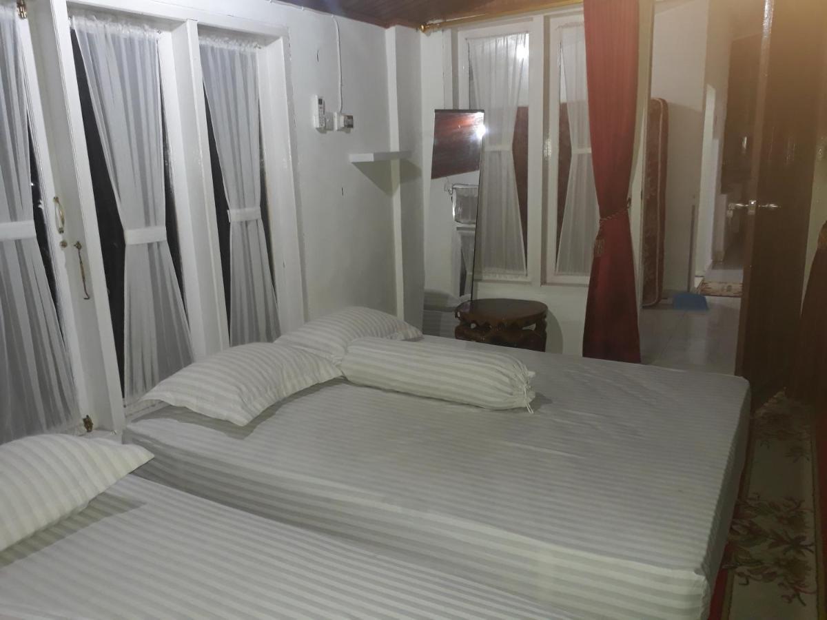 Bu Mimi Home Stay Painan Exterior foto