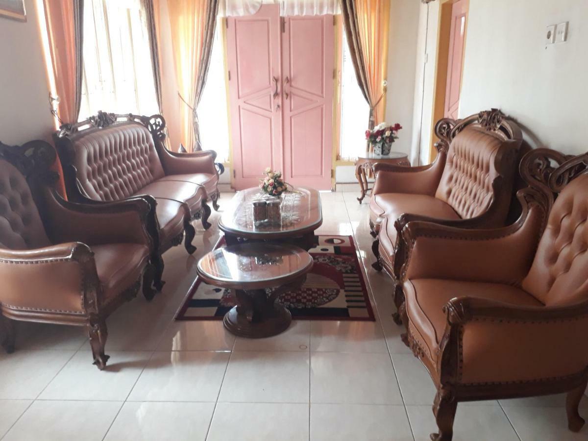 Bu Mimi Home Stay Painan Exterior foto