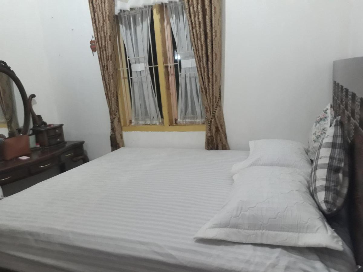 Bu Mimi Home Stay Painan Exterior foto