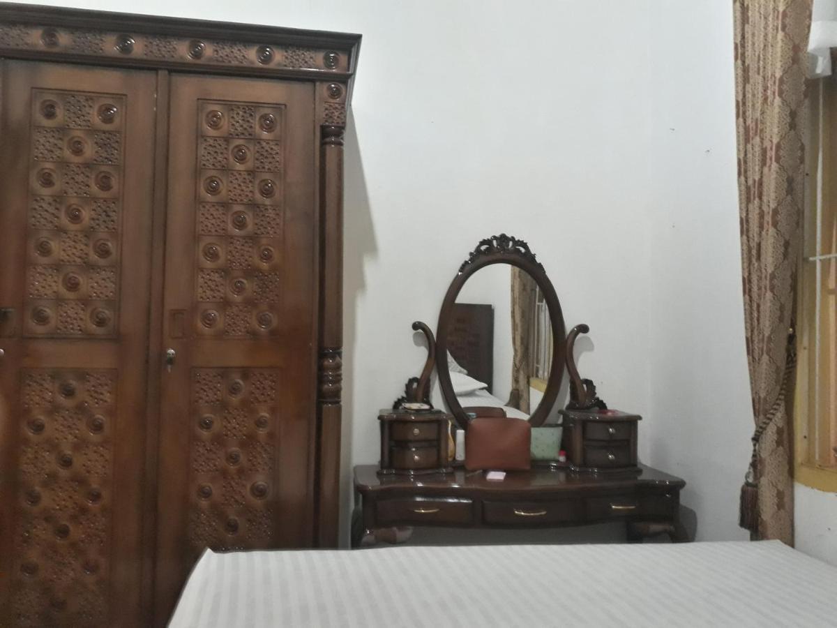 Bu Mimi Home Stay Painan Exterior foto